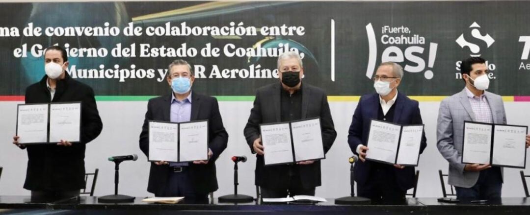 Anuncian Chema Fraustro y alcaldes de Coahuila nuevos vuelos comerciales a Toluca y Houston