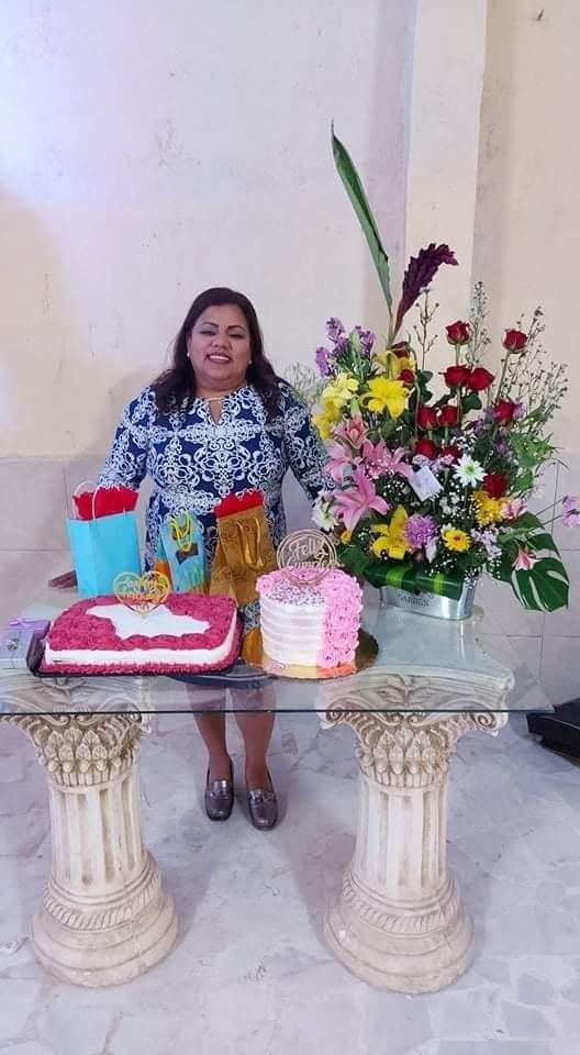 Feliz Rosaura Torres celebró 50 años