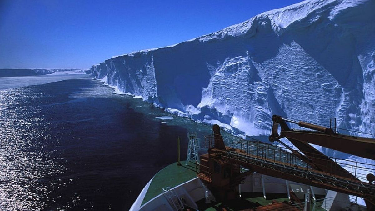 Barrera de hielo se funde en la Antártida