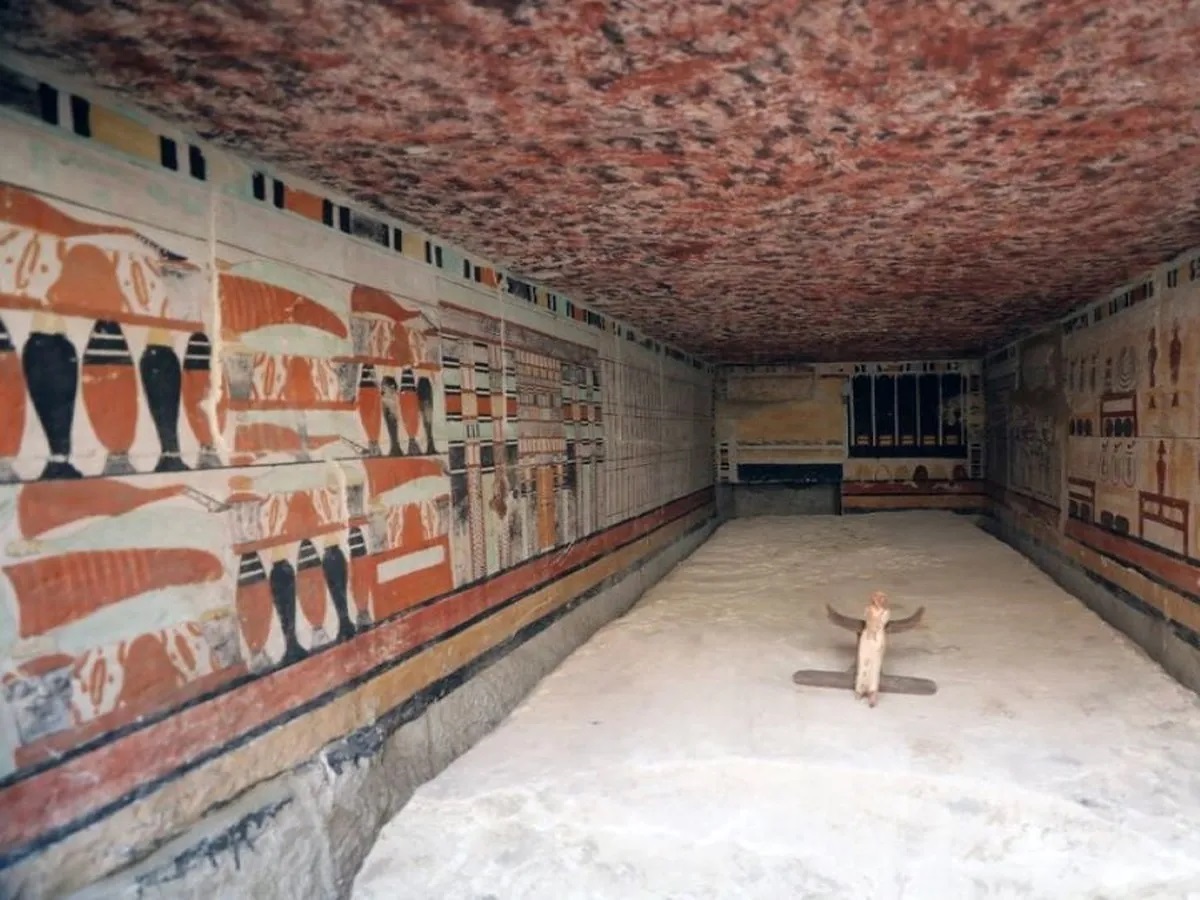 Descubren en Egipto cinco tumbas faraónicas en buen estado