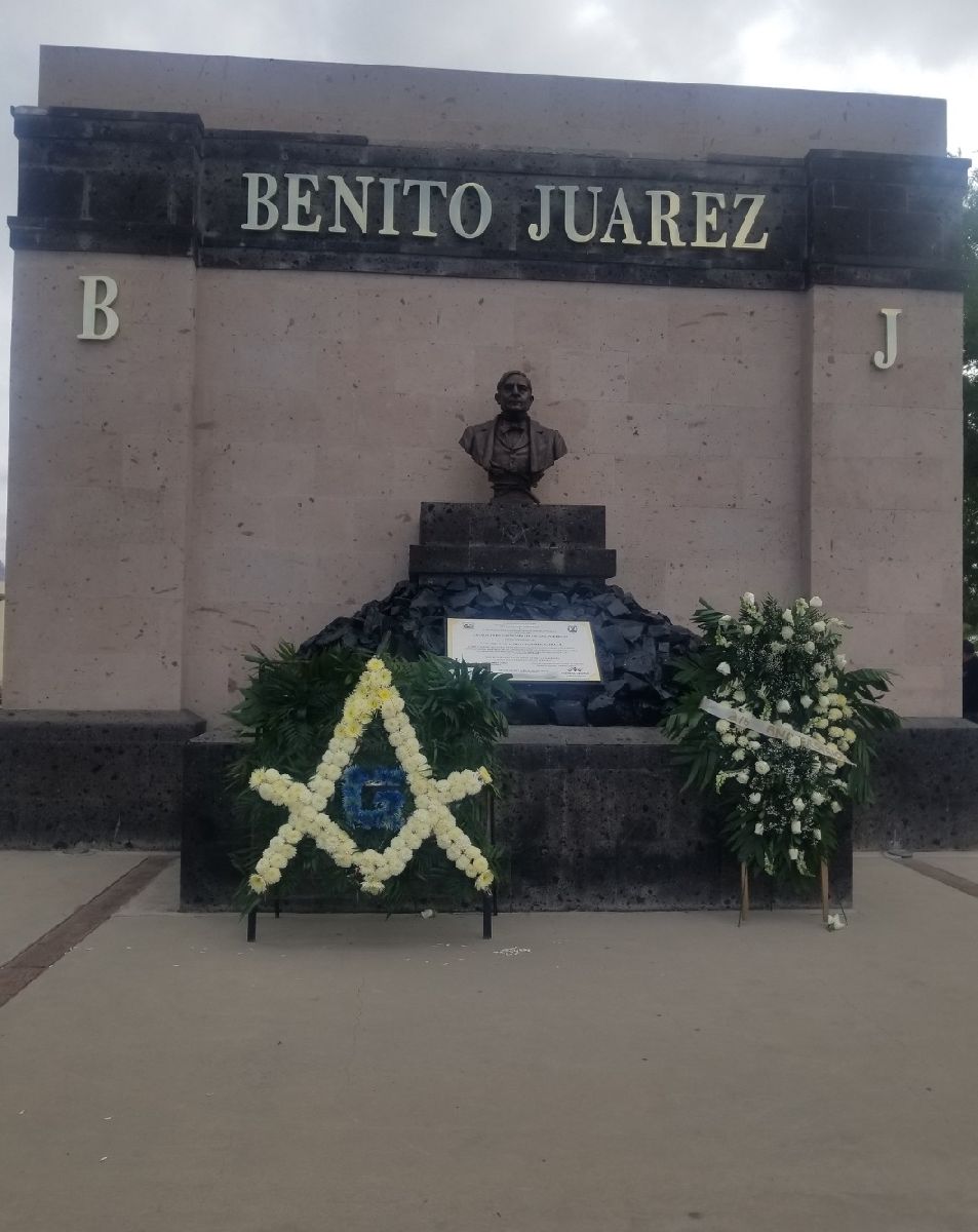 Encabeza Norma Treviño celebración del 216 aniversario de Benito Juárez