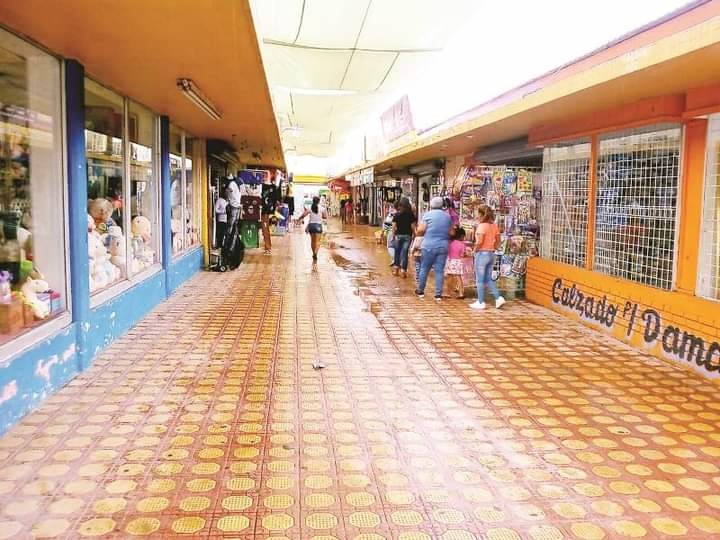 En nueva fase de pandemia comerciantes de Nueva Rosita esperan mejoren ventas