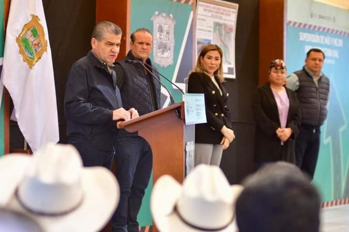 Supervisa gobierno del Estado de «más y mejor infraestructura vial» en Múzquiz