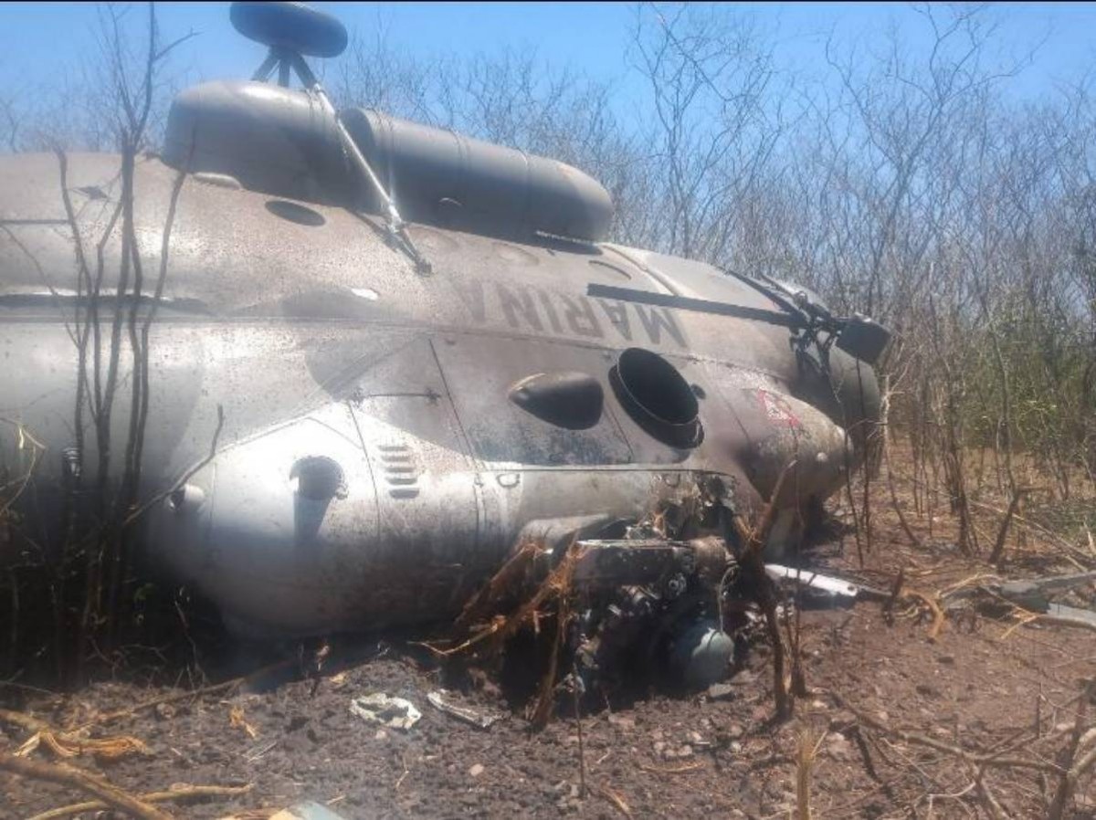 Desplome de helicóptero de la Marina en Sinaloa deja 5 heridos