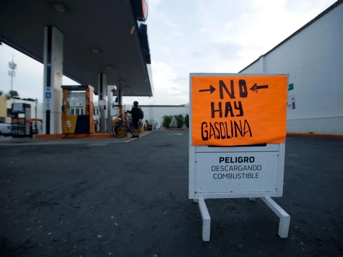 Reportan desabasto de gasolina en Monterrey, Nuevo León