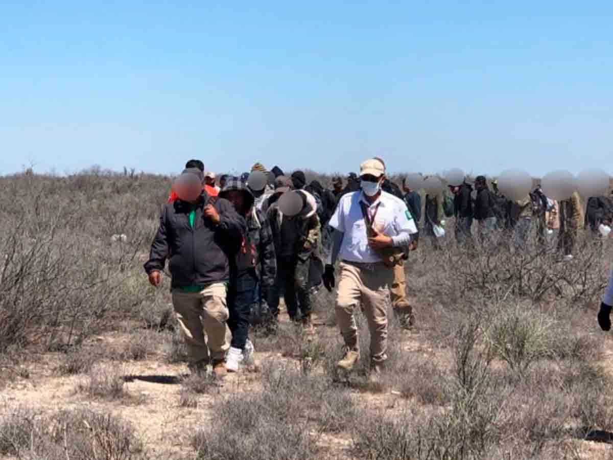 Rescatan a 92 migrantes en la sierra de Acuña, Coahuila