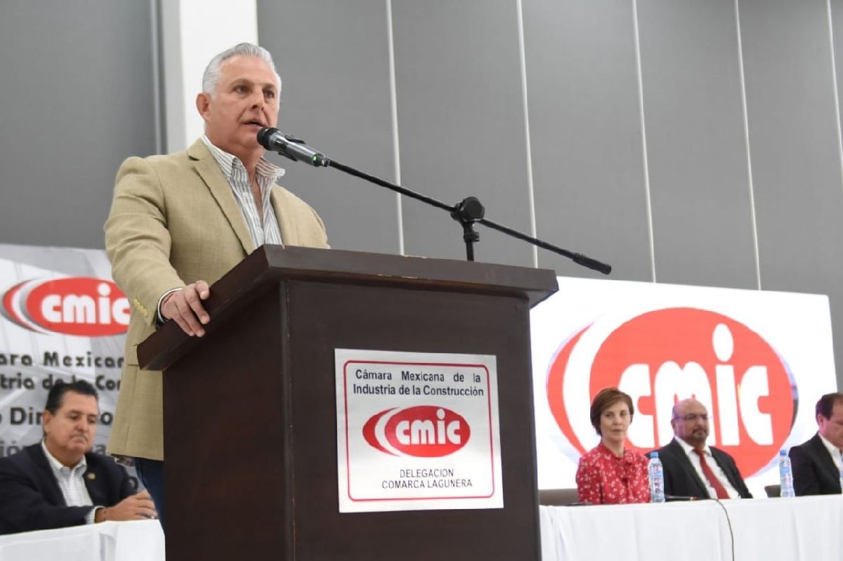 Alcalde de Torreón firma convenio con la CMIC Delegación Laguna