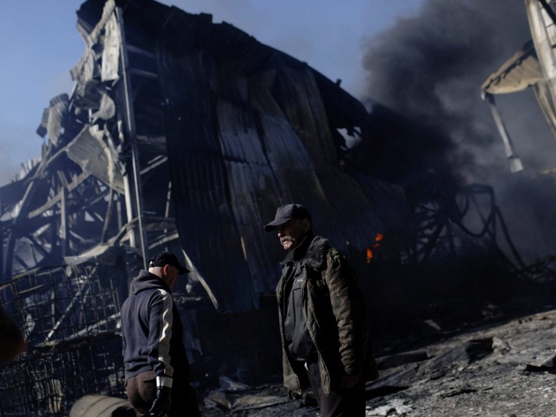 Bombardeos rusos en Járkov y Donetsk dejan al menos 8 muertos