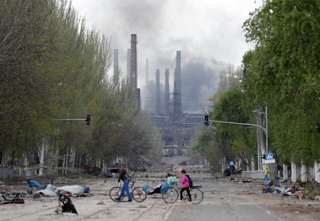 Rusia bombardea planta en Mariúpol pese a presencia de civiles