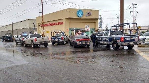Solitario ladrón comete asalto a mano armada en farmacia Guadalajara