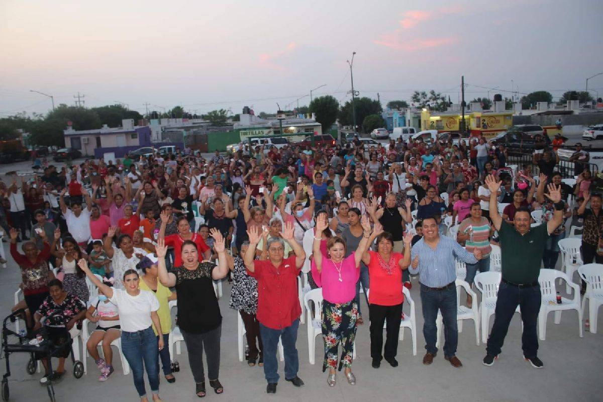 Cerró Diana Haro festejos del día de la madre en Nuevo Barroterán y Valle Dorado