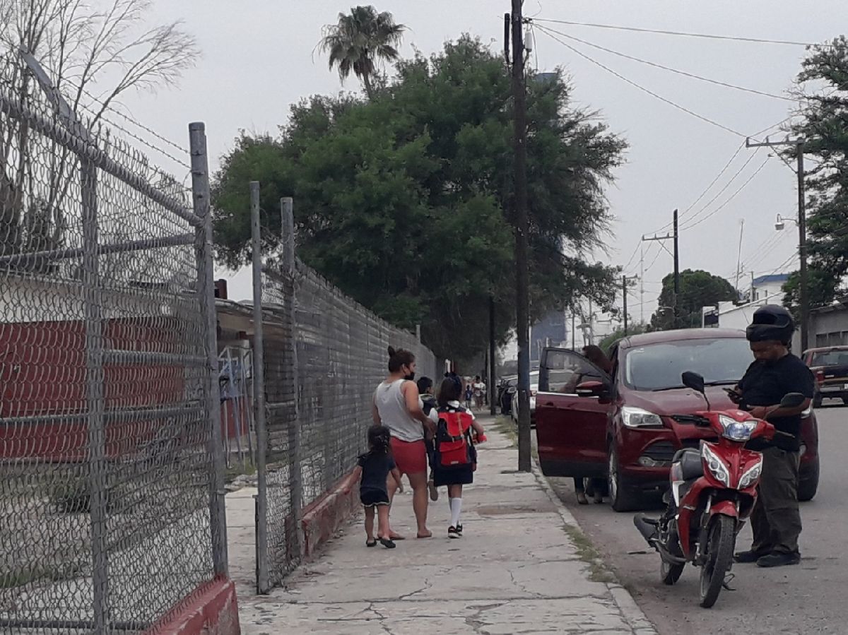 Sobrecalentamiento en sistema eléctrico provocó suspensión de clases en primaria Manuel Acuña