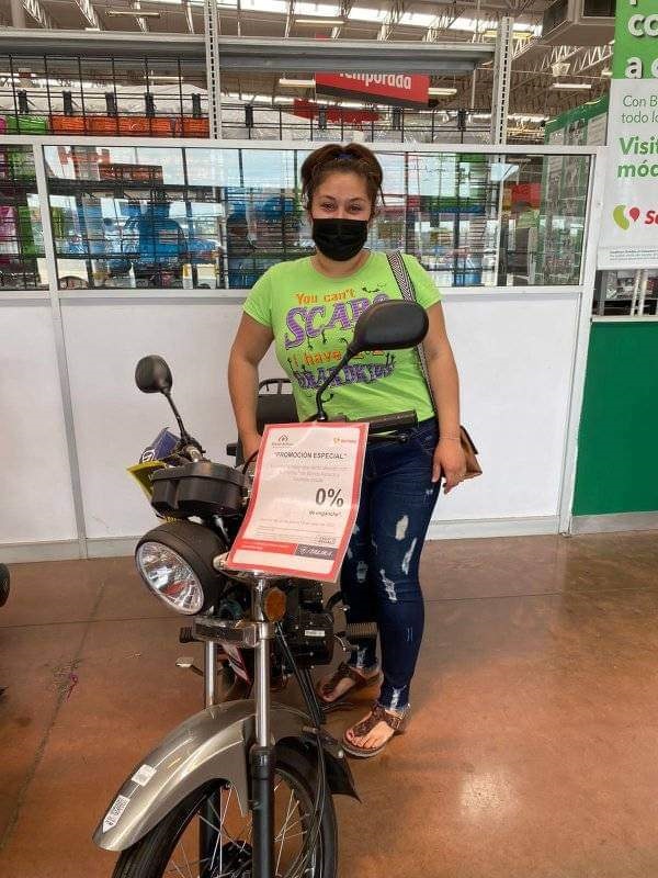 Surge en Nueva Rosita primera mujer moto mandados