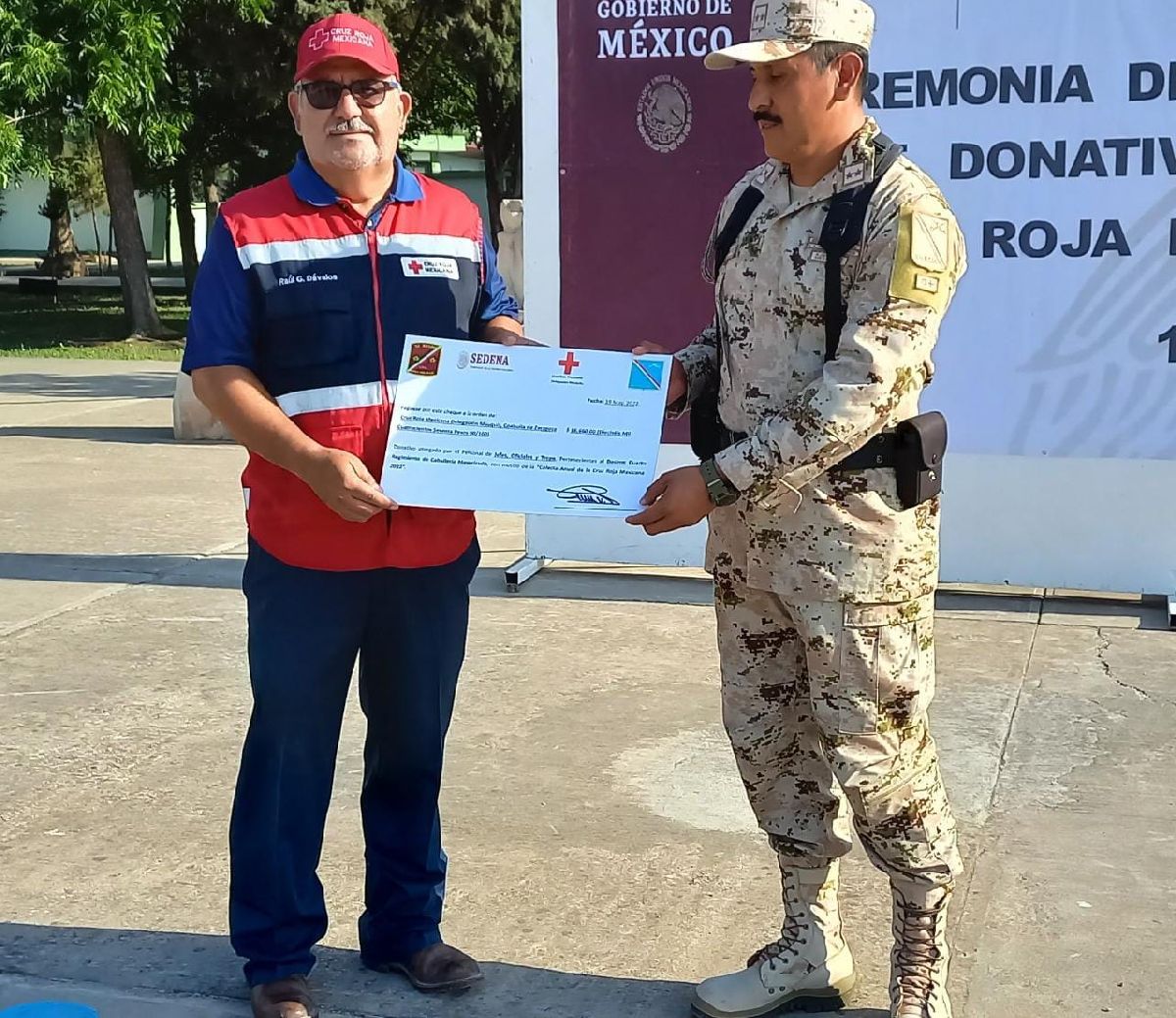 Recibe donativo a Cruz Roja de Múzquiz, por parte del 14° Regimiento de Caballería, en apoyo a la colecta anual 2022
