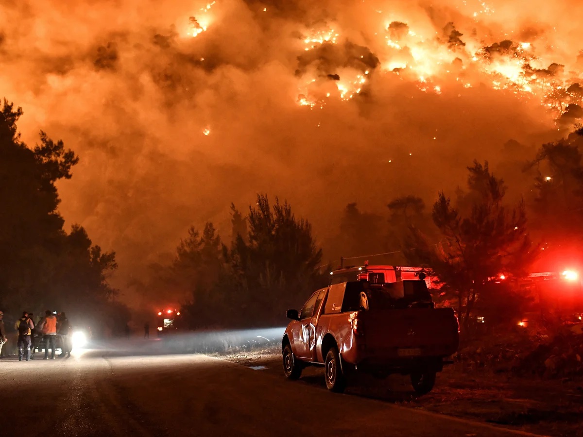 Biden se enfrenta a ira ciudadana por incendio forestal de Nuevo México