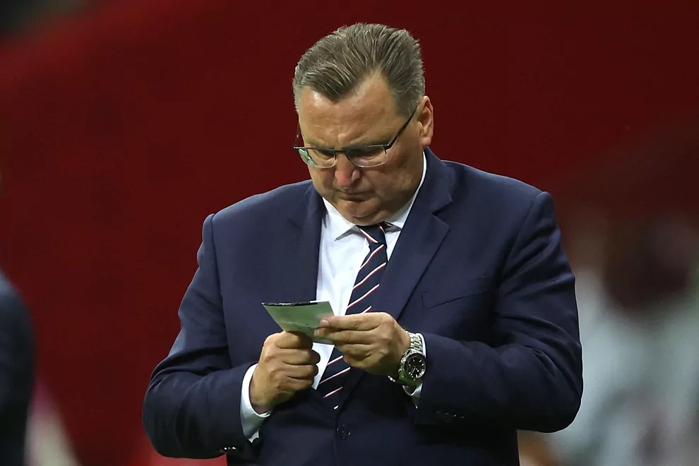 Los escándalos alrededor del entrenador de Polonia, Czesaw Michniewicz: amaño de partidos y sus vínculos con el ‘capo de la mafia del fútbol’