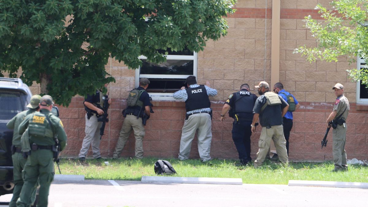 Policía de Uvalde pudo detener al tirador en ‘3 minutos’, revela jefe de seguridad de Texas