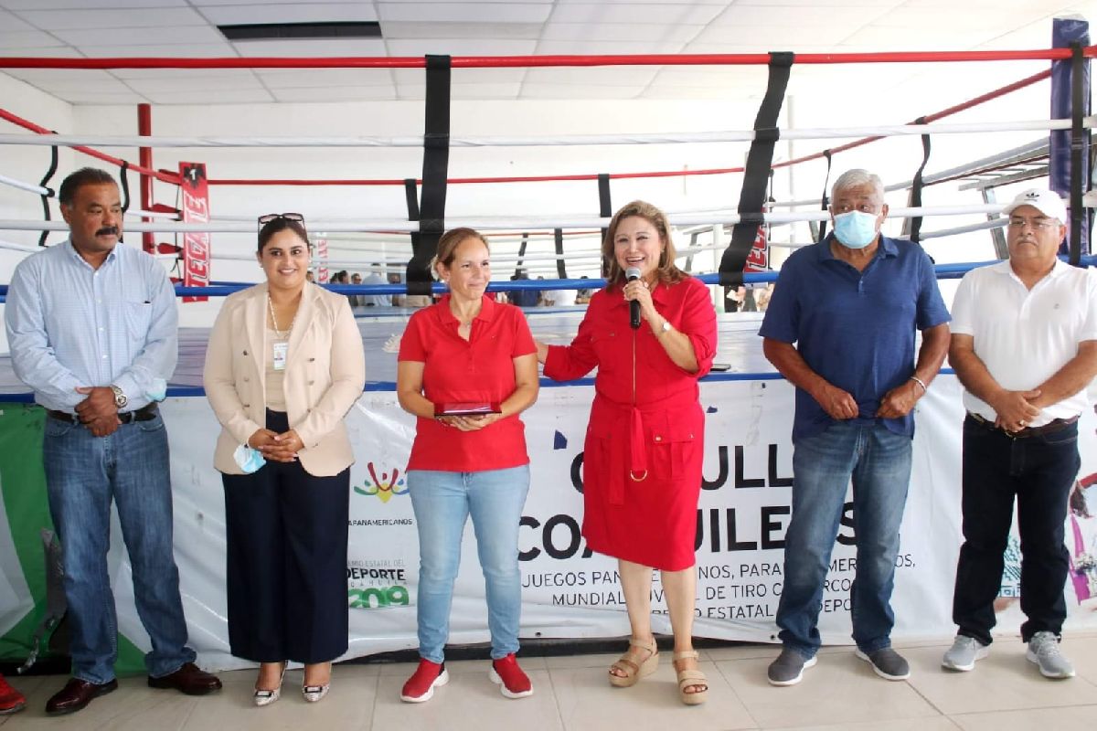 INEDEC entregó ring de boxeo para abrir en Sabinas una academia