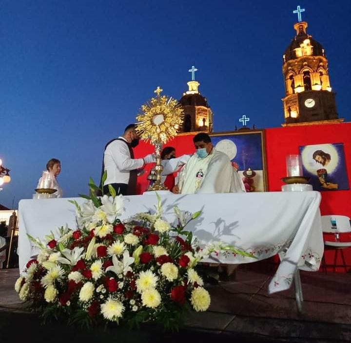 Festeja parroquia de Santa Rosa de Lima, Corpus Christi 2022