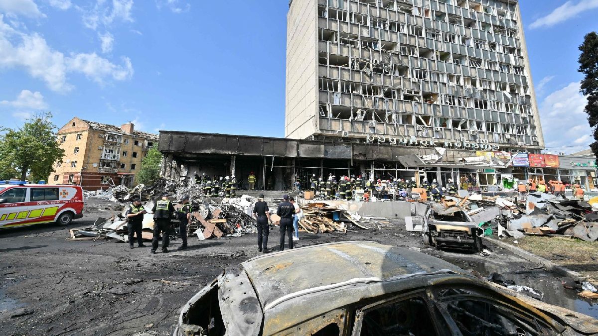 “Acto de terrorismo” en centro de Ucrania: Zelesnky. Hay 23 muertos