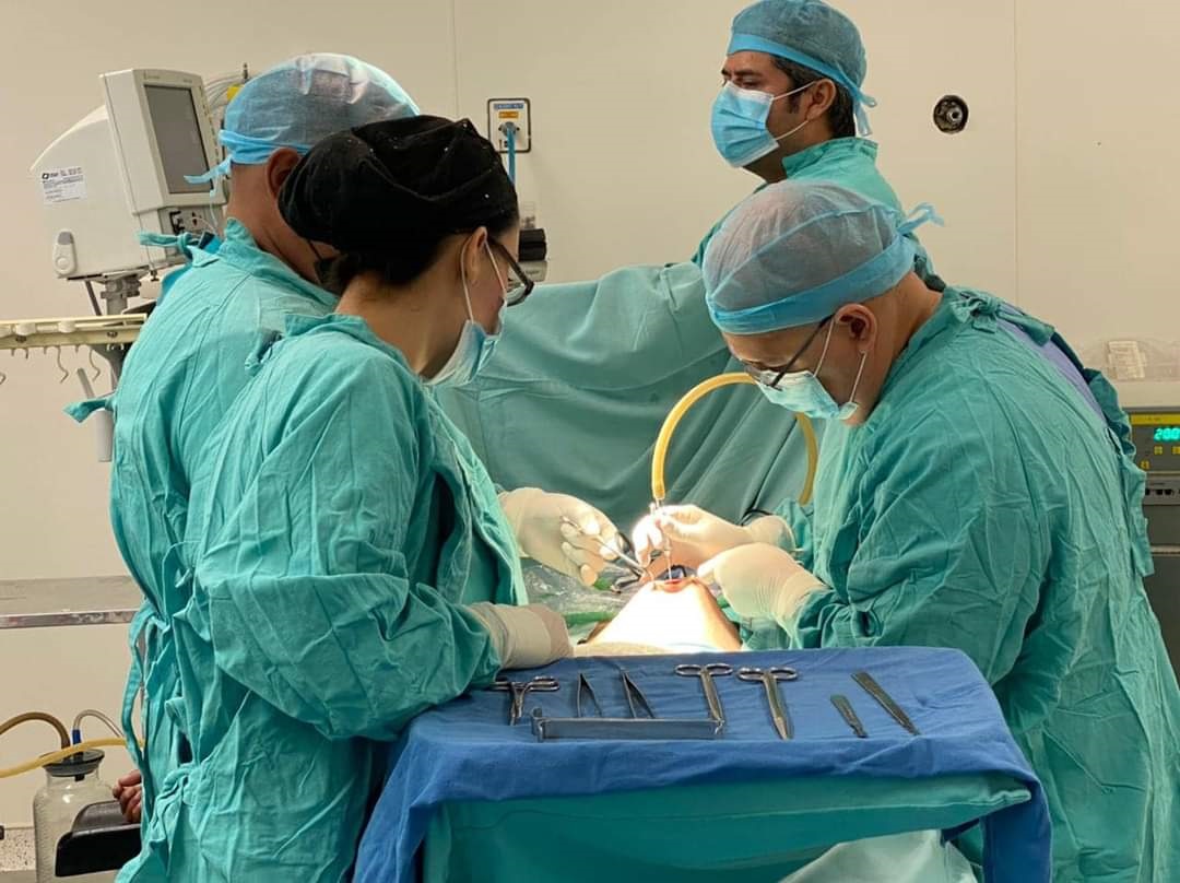 Cirugías laparoscópicas son menos invasivas y representan importante ahorro