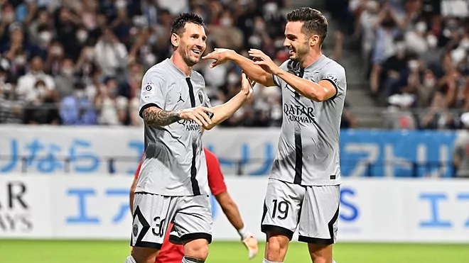 Messi marca y Neymar firma un doblete en el adiós del PSG de Japón