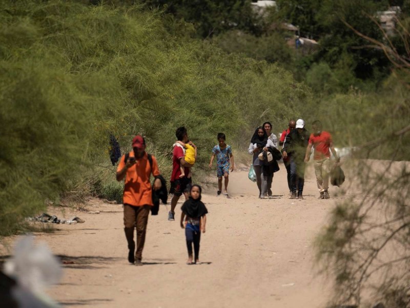 Repuntan cruces ilegales de mexicanos hacia EU