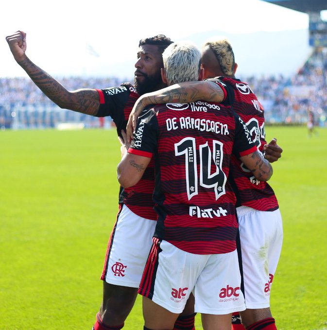 Arturo Vidal debuta con el pie derecho en Flamengo