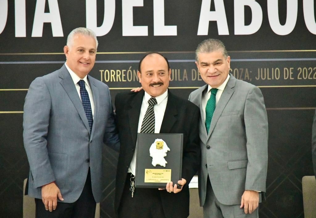 Reconocen en Torreón la labor de los abogados