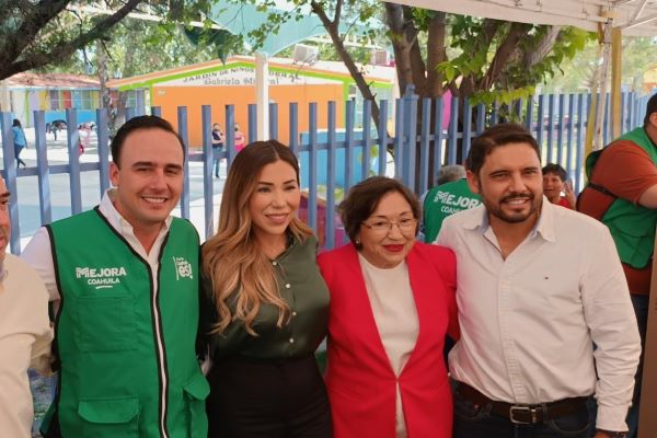 Más de 10 millones de pesos en apoyos a damnificados de Múzquiz; Manolo Jiménez