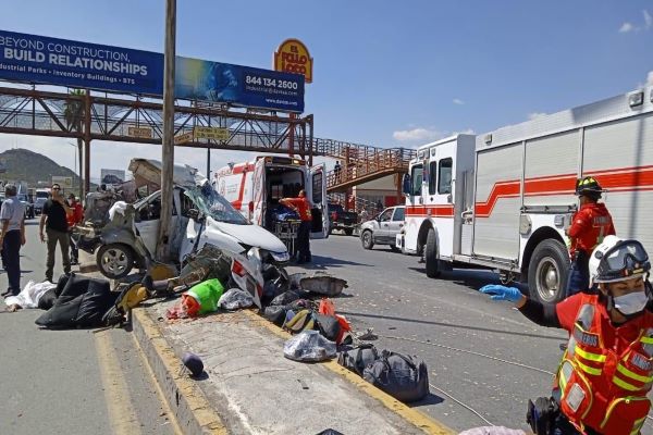 Dos muertos y tres más graves en fuerte accidente #RamosArizpe