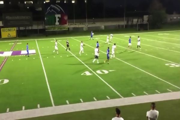 Ataque armado provoca pánico durante partido de futbol en Monterrey