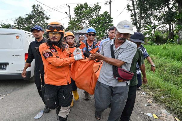 ¡Un milagro! Rescatan a niño de 5 años de los escombros tras terremoto en Indonesia