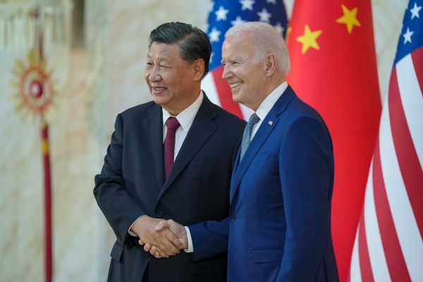 Biden y Xi prometen evitar conflicto EU-China al abrir cumbre en Bali