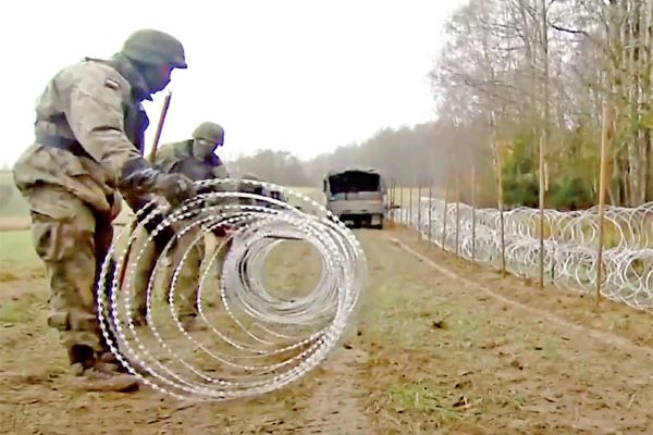 Polonia monta valla de púas en frontera rusa