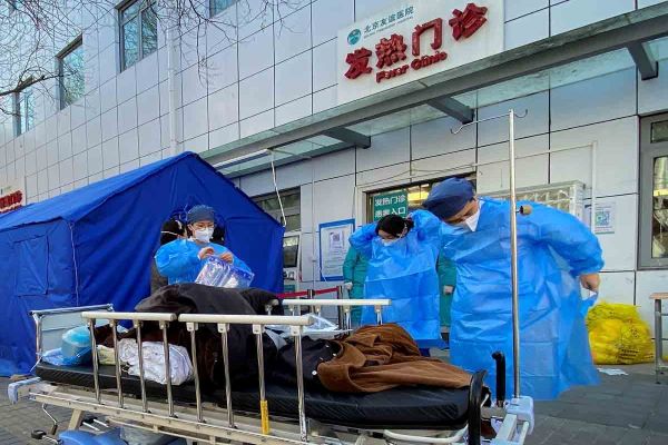 China enfrenta nueva ola covid; hospitales cerca del colapso