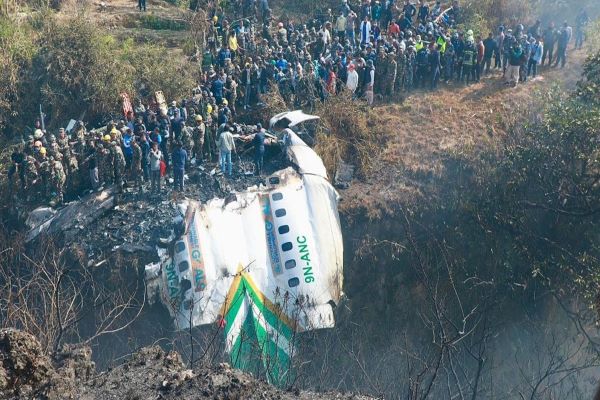 Accidente aéreo en Nepal deja 72 muertos