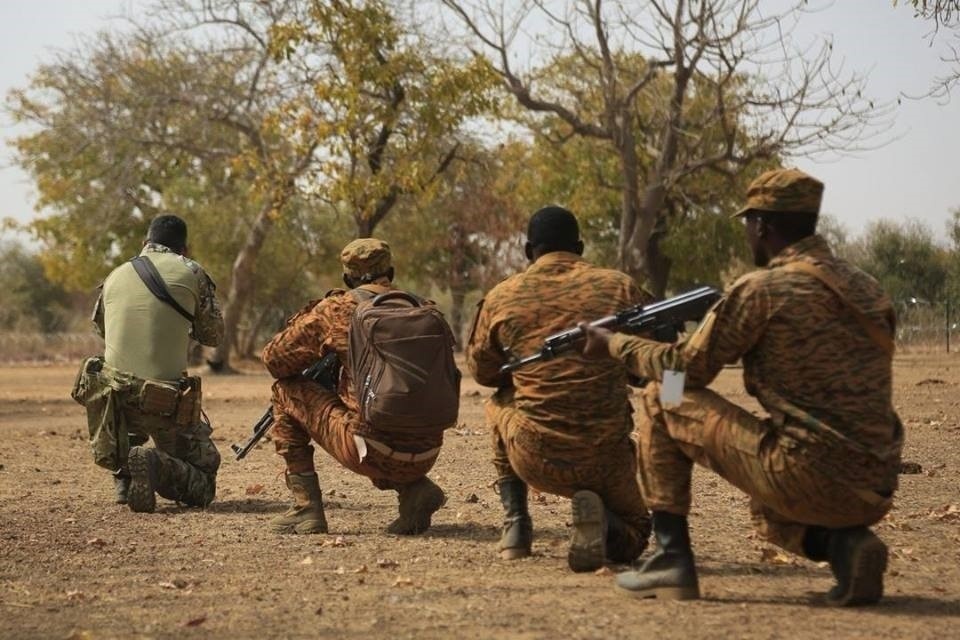 Ataque yihadista contra militares deja 40 muertos en Burkina Faso