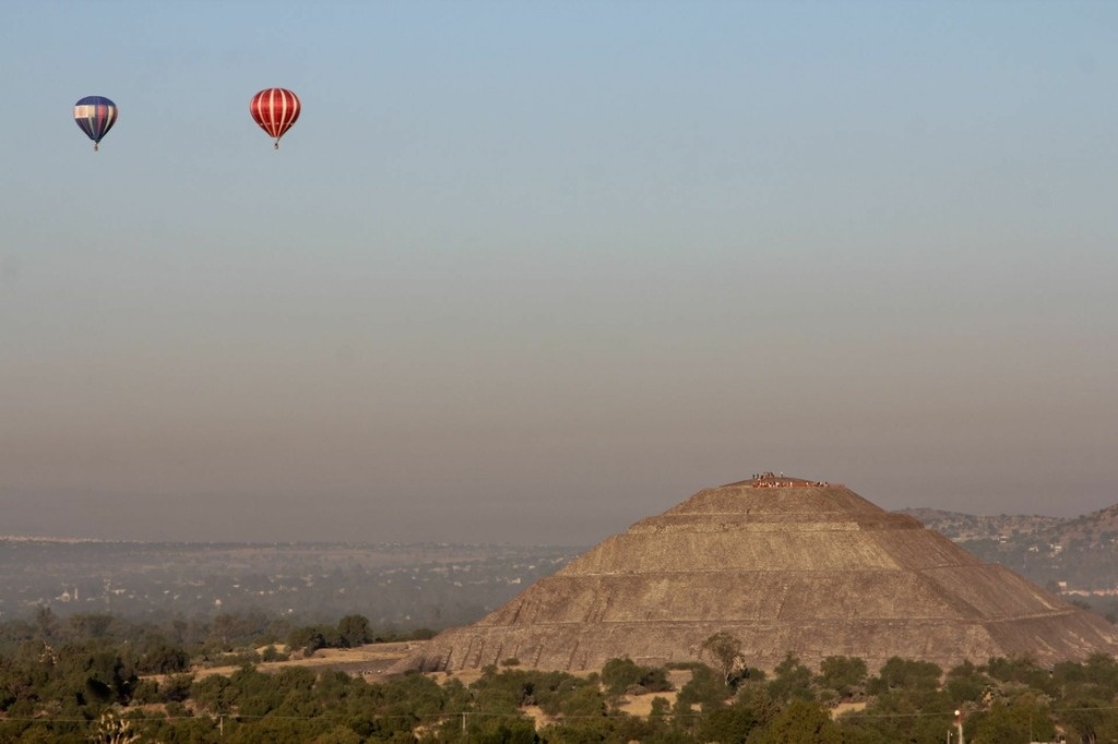 Dan de alta a menor lesionada en accidente de globo aerostático en Teotihuacán