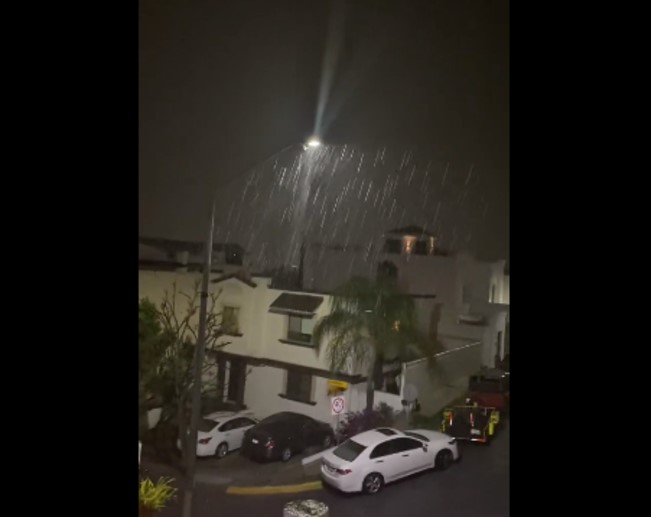 Logra lluvia disipar contaminación y calor en zona metropolitana de Monterrey