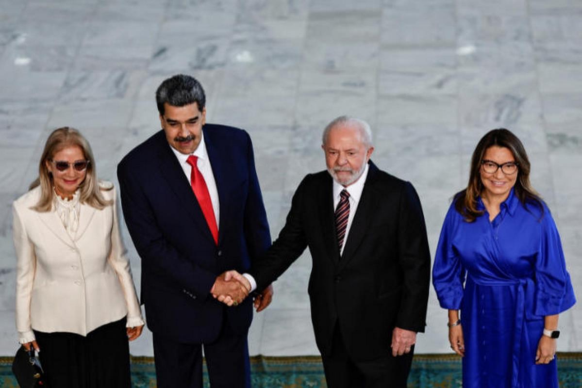 Lula recibe con honores a Maduro en Brasil
