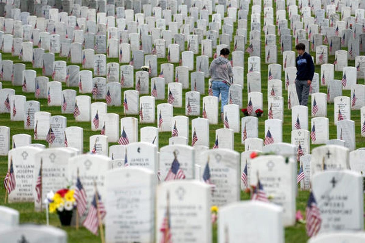 Biden aplaude el sacrificio de soldados de EEUU en el Día de los Caídos en Guerras