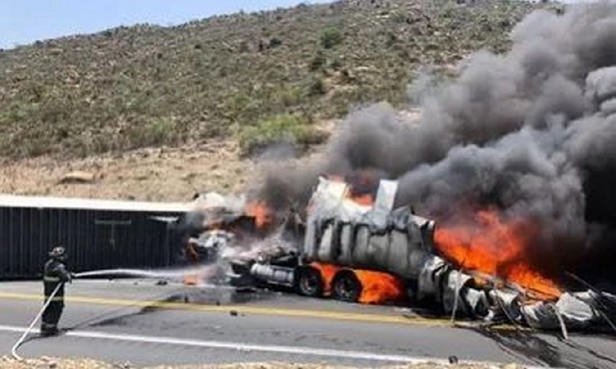 Muere trailero tras accidente en Ramos Arizpe