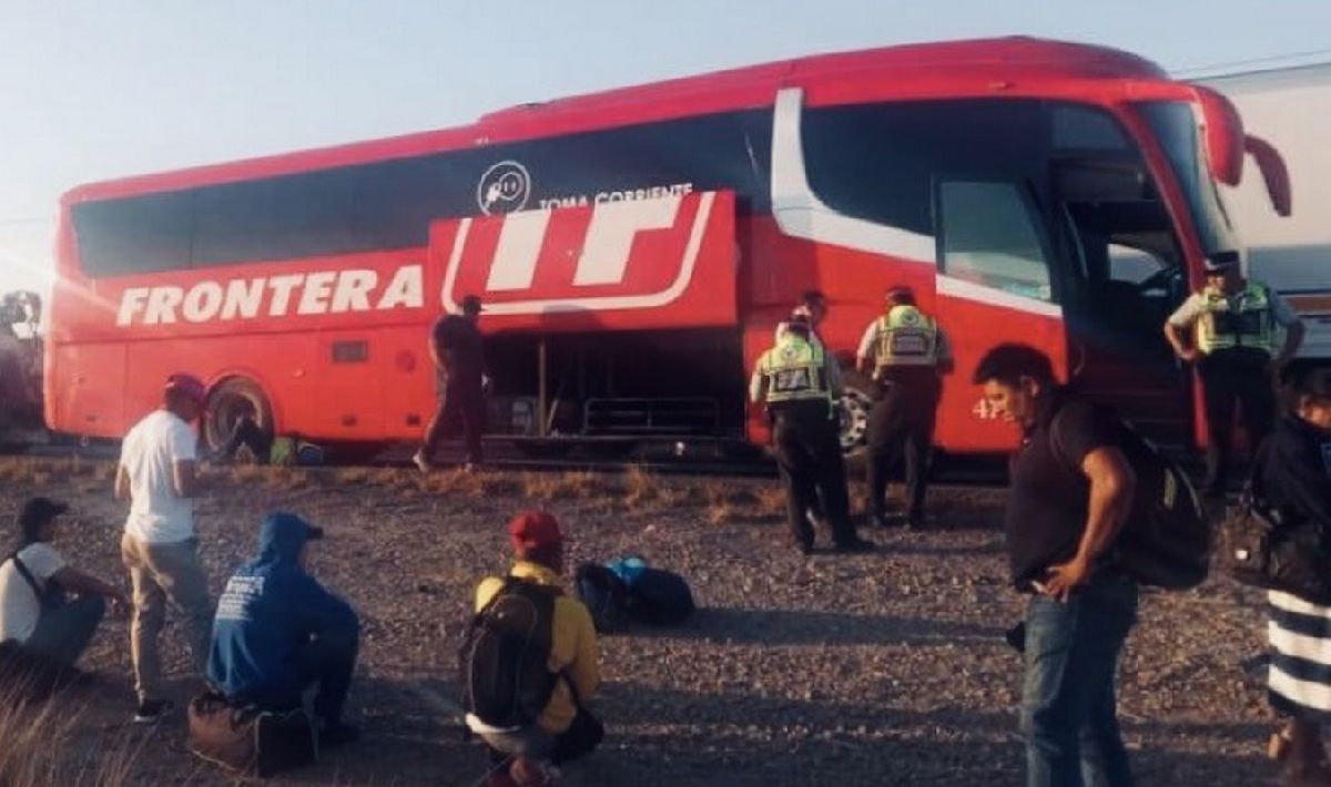 Se despista camión turístico en la Torreón- Saltillo