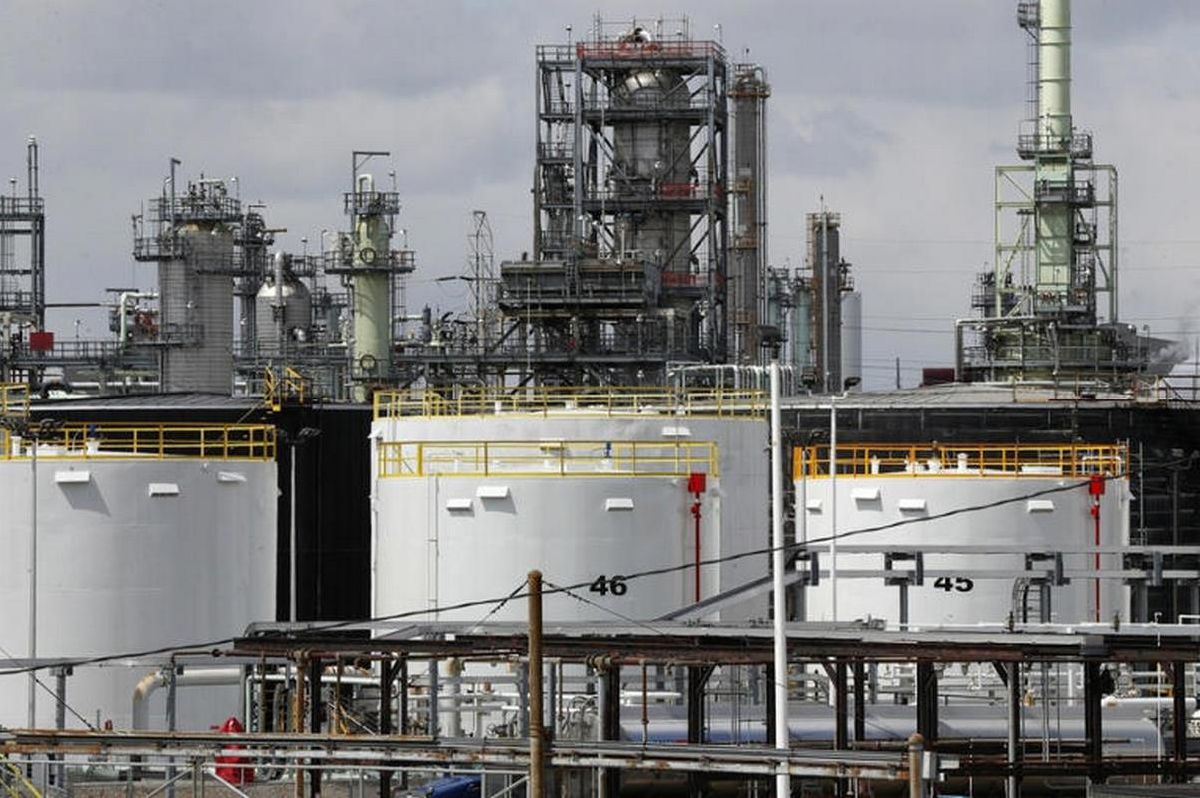EU reporta fuerte caída de 9.6 millones de barriles en reservas de crudo