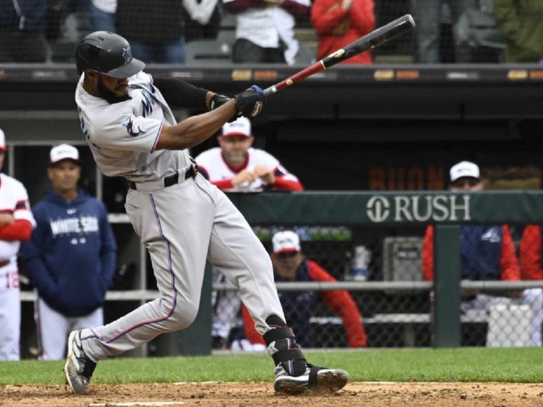 Marlins viene de atrás ante White Sox con un estelar Bryan De La Cruz