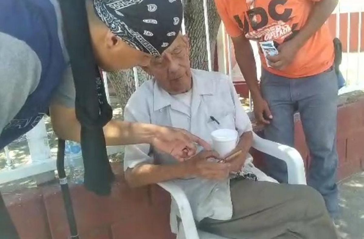 Vietnamita extraviado sufre golpe de calor en Sabinas