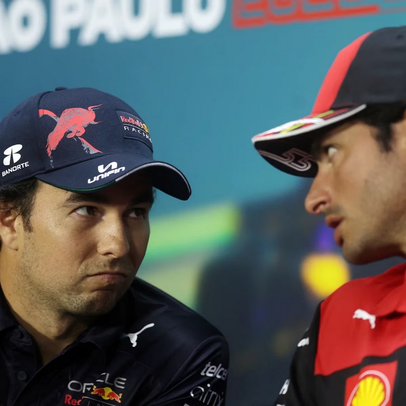 Checo Pérez espera no «intimidar» a Carlos Sainz en Silverstone