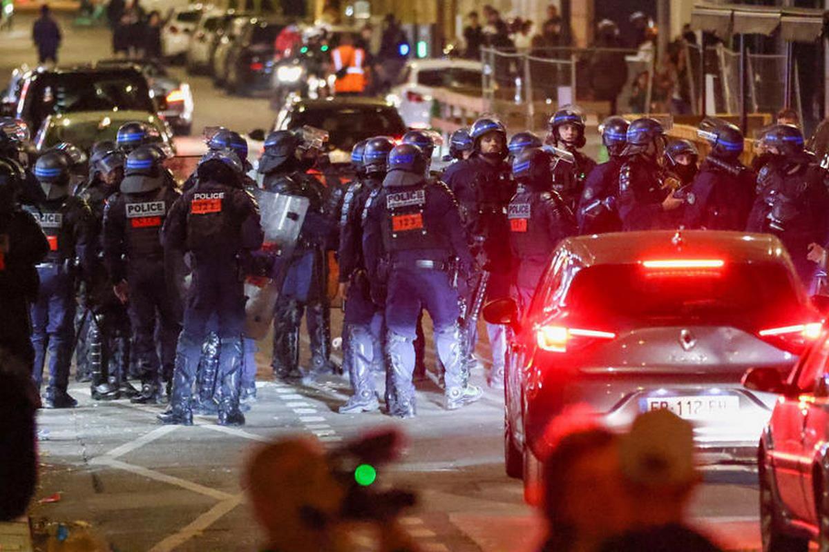 Francia celebra su fiesta nacional blindada contra protestas; desplegó más de 100 mil policías