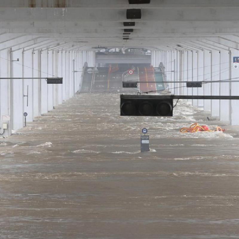Sacan 9 cadáveres de un túnel en Corea del Sur, suman 40 muertos tras lluvias y inundaciones